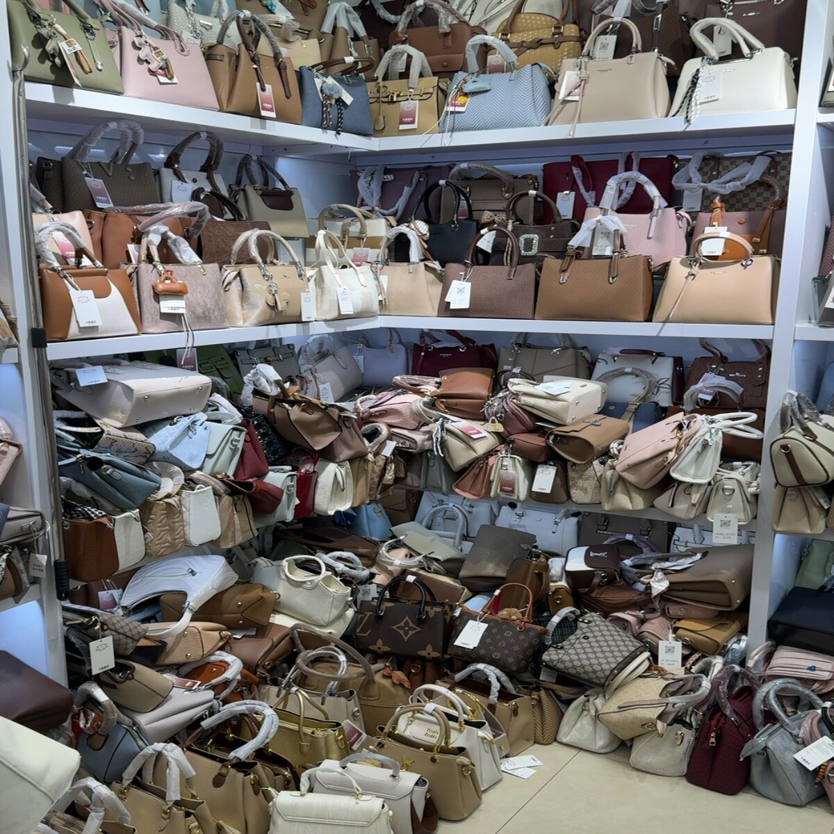 Yiwu Futian Market F1-11143