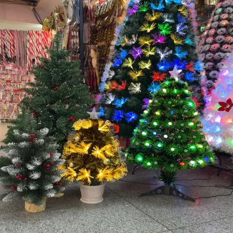 Міні штучна ялинка оптом з Китаю в Україну
